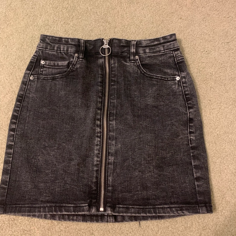 Garage skirt